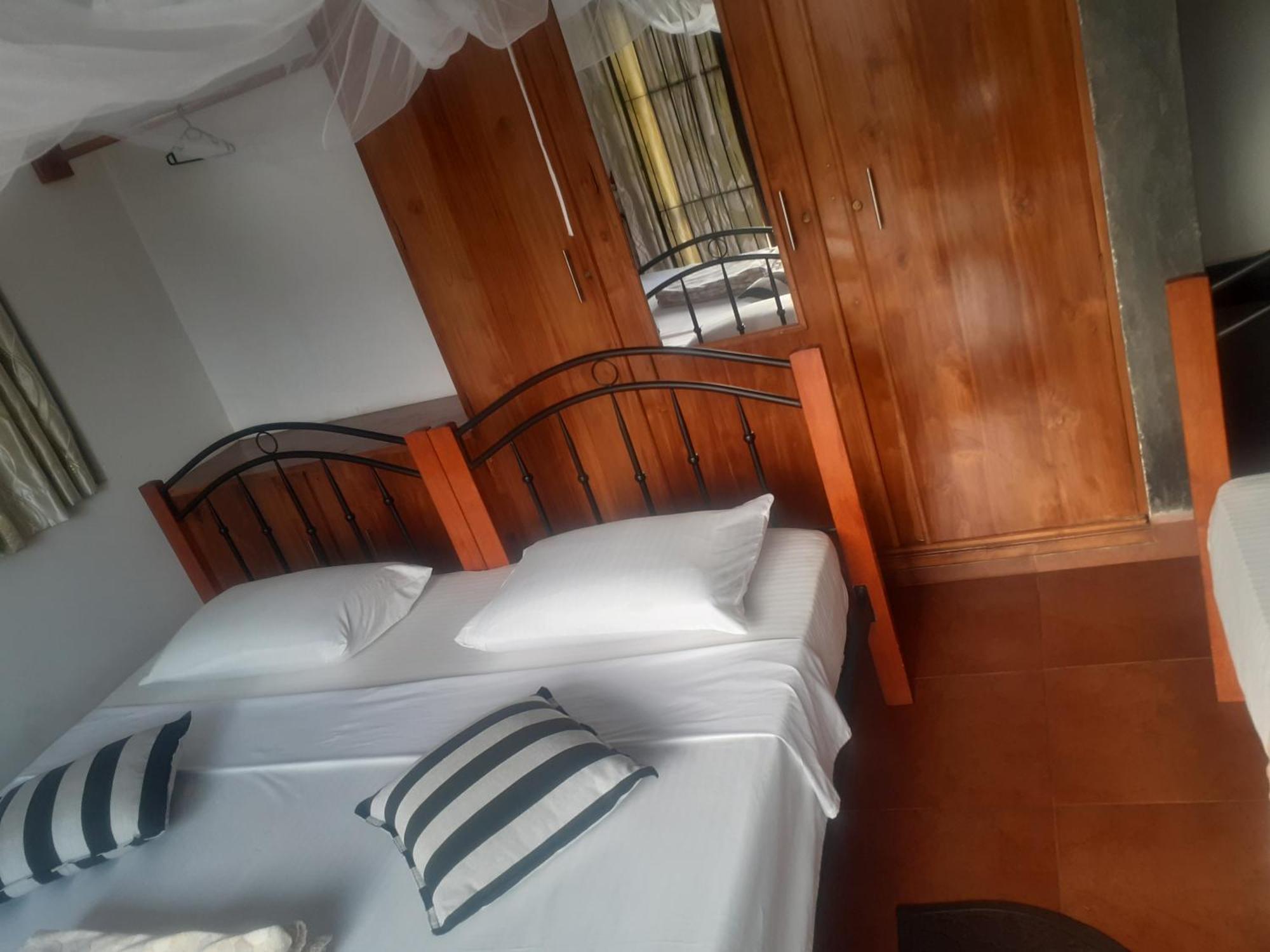 Bed and Breakfast Ella Floating View Exterior foto